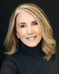 Julie Winkle Giulioni headshot