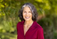 Edie Goldberg headshot